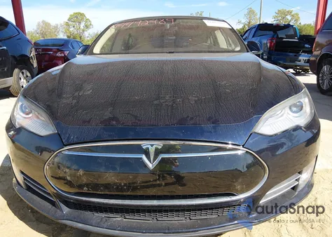 2013 Tesla Model S Performance z USA, uszkodzony, nr VIN 5YJSA1CP2DFP04423